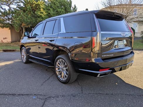 Used 2021 Cadillac Escalade Premium Luxury w/ Performance Package image 7
