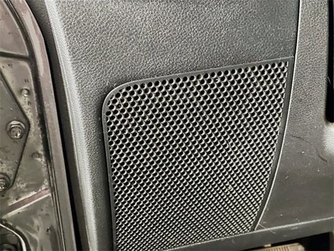 Used 2018 Jeep Wrangler Sport image 11