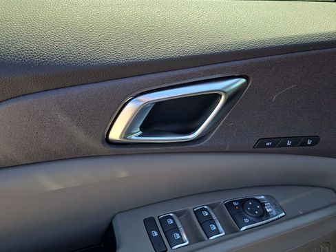 New 2026 Kia Carnival EX image 19