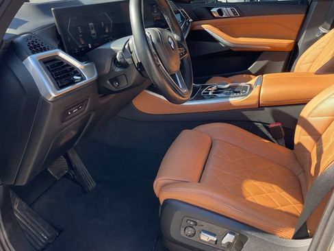 Used 2024 BMW X5 xDrive40i w/ Premium Package image 4