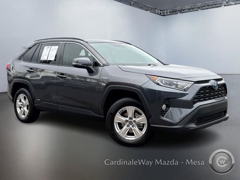 Used 2021 Toyota RAV4 XLE image 2