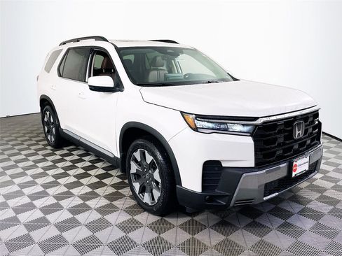 New 2026 Honda Pilot Touring image 1
