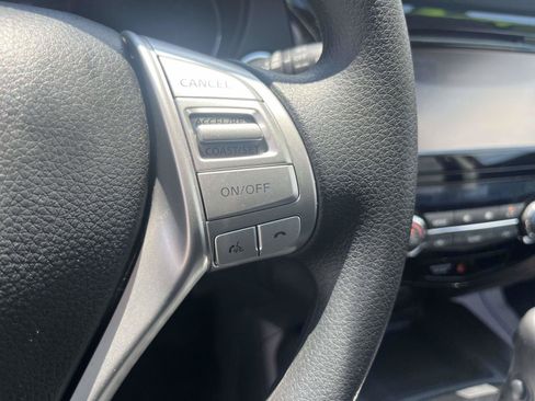 Used 2016 Nissan Rogue SV w/ SV Premium Package FWD image 17
