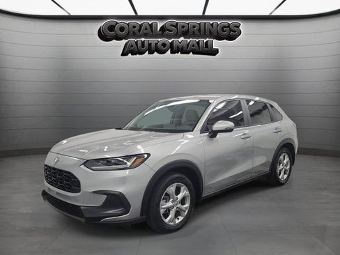 Certified 2025 Honda HR-V LX image 3