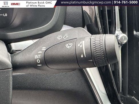 Used 2019 Volvo S60 T6 Momentum w/ Premium Package image 25