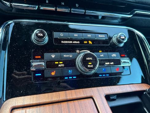 Used 2019 Lincoln Navigator L Reserve image 26