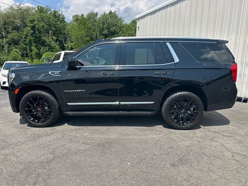 Used 2023 GMC Yukon SLT AWD/4WD image 9