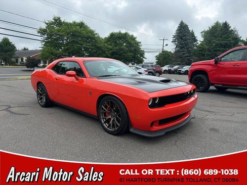 Used 2016 Dodge Challenger SRT Hellcat RWD image 7