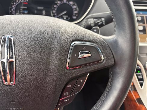 Used 2018 Lincoln MKX Select w/ Select Plus Package AWD/4WD image 27