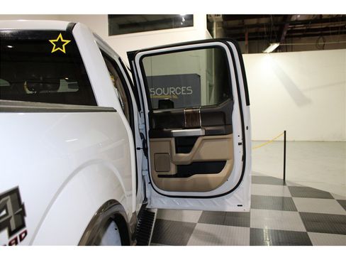 Used 2018 Ford F150 Lariat image 23