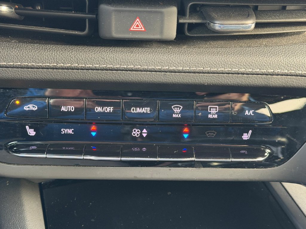 Used 2023 Buick Envision Preferred AWD/4WD image 24