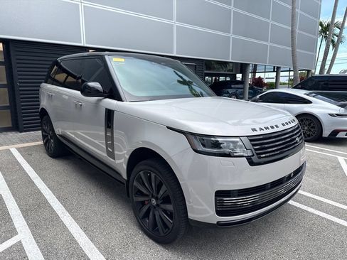 Used 2024 Land Rover Range Rover SV AWD/4WD image 6