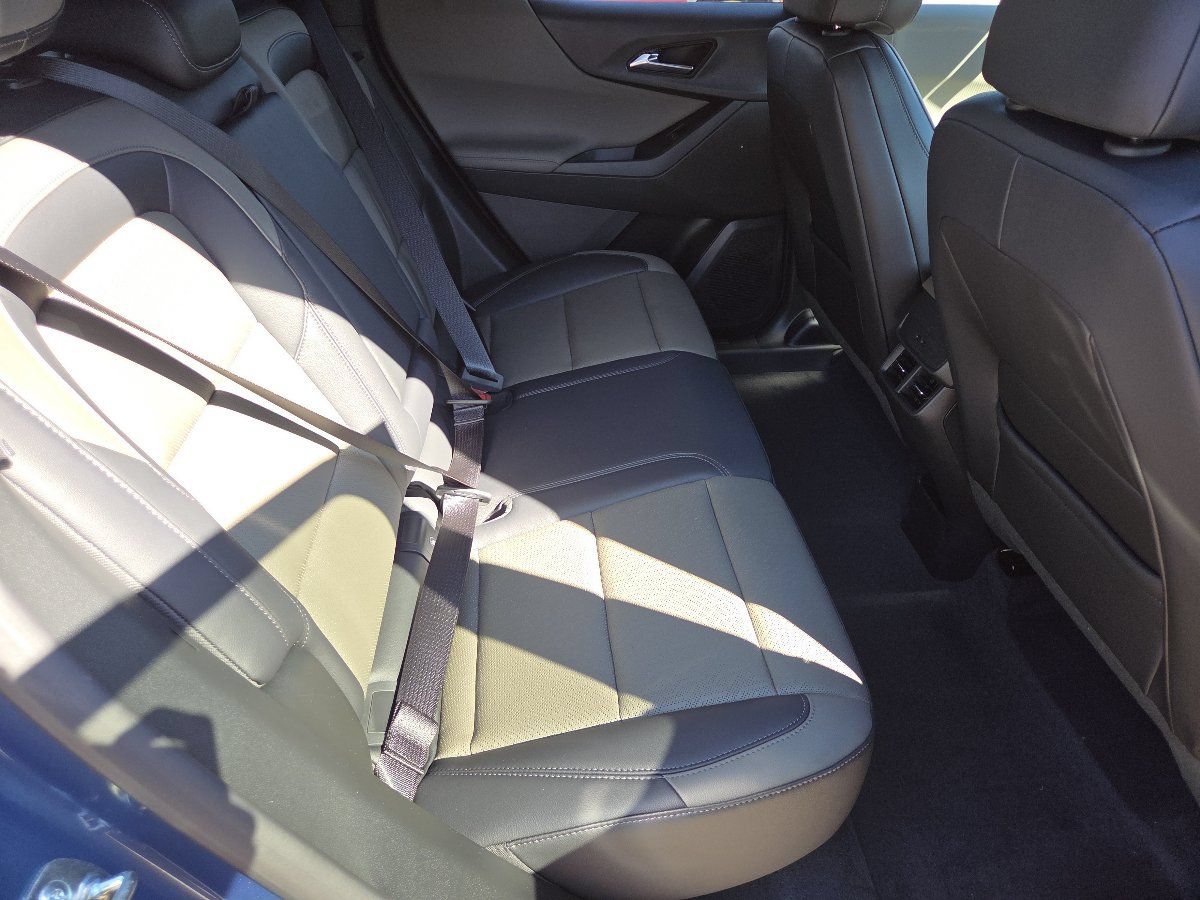 New 2027 Chevrolet Equinox LT w/ Convenience Package II FWD image 25