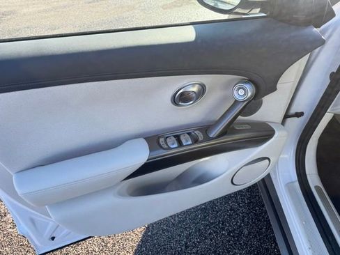 Used 2023 Genesis GV60 Advanced image 19