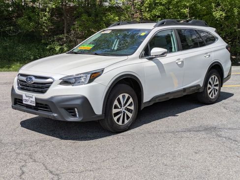 Used 2022 Subaru Outback Premium AWD/4WD image 3