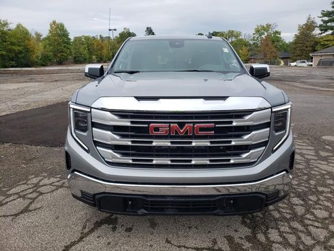 New 2026 GMC Sierra 1500 SLE image 2