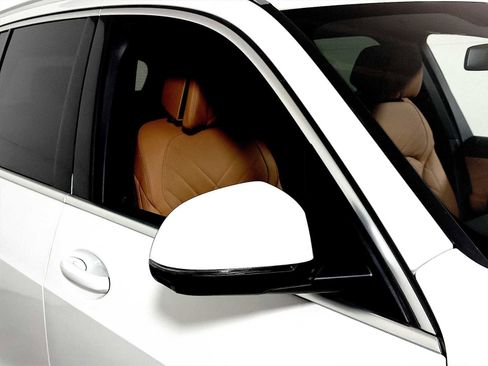 Certified 2024 BMW X5 xDrive50e w/ Premium Package image 31