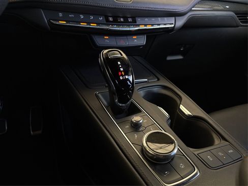 Certified 2023 Cadillac XT4 Sport FWD image 30