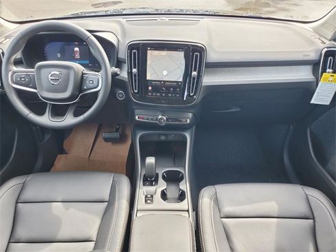 New 2026 Volvo XC40 B5 Core w/ Climate Package image 28