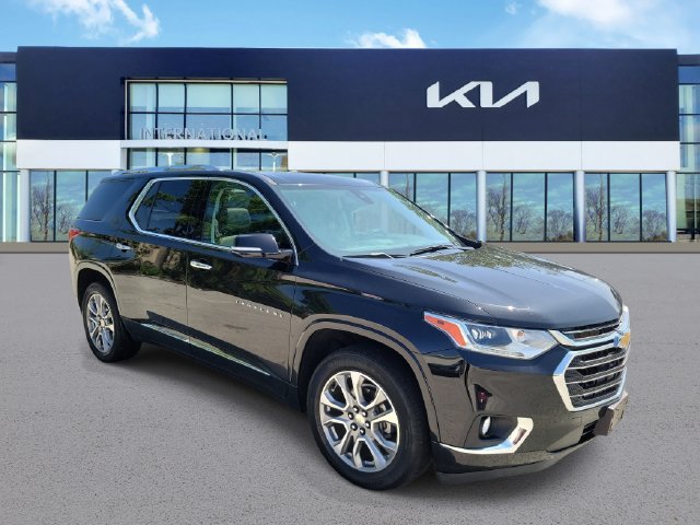 Used 2020 Chevrolet Traverse Premier FWD image 2