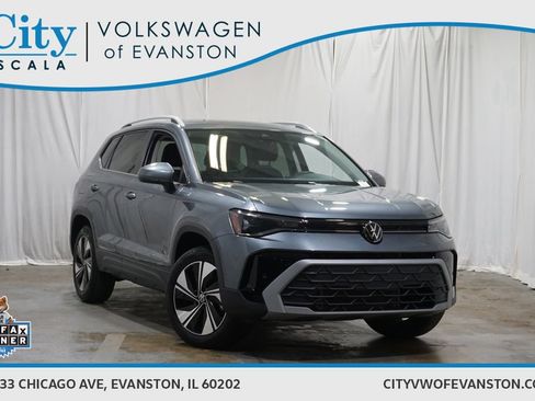 Certified 2025 Volkswagen Taos SE AWD/4WD image 1
