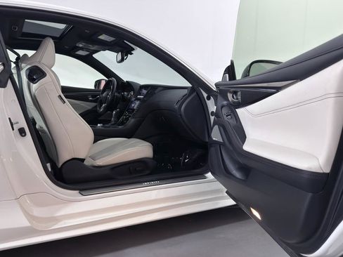 Used 2020 INFINITI Q60 Red Sport 400 w/ Carbon Fiber Package image 22