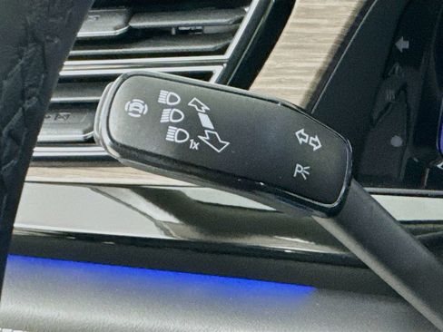 Used 2025 Volkswagen Atlas SEL Premium R-Line AWD/4WD image 13