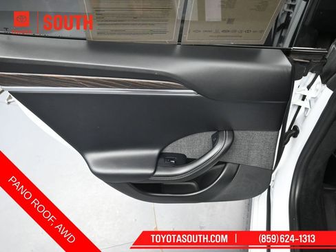 Used 2022 Tesla Model S AWD/4WD image 23