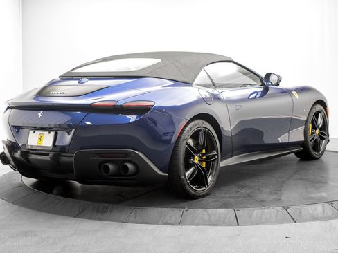 Used 2025 Ferrari Roma Spider RWD image 11