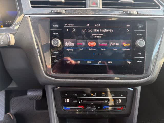 Used 2023 Volkswagen Tiguan SE w/ Panoramic Sunroof Package AWD/4WD image 19