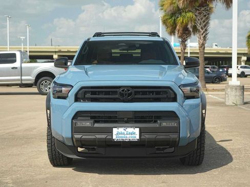 Used 2025 Toyota 4Runner SR5 AWD/4WD image 6