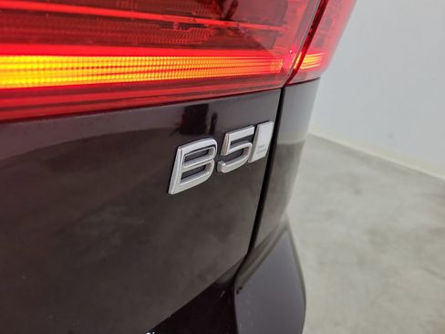 Certified 2023 Volvo XC60 B5 Ultimate w/ Climate Package image 8