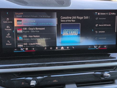 Used 2024 BMW X5 xDrive40i w/ M Sport Package image 23