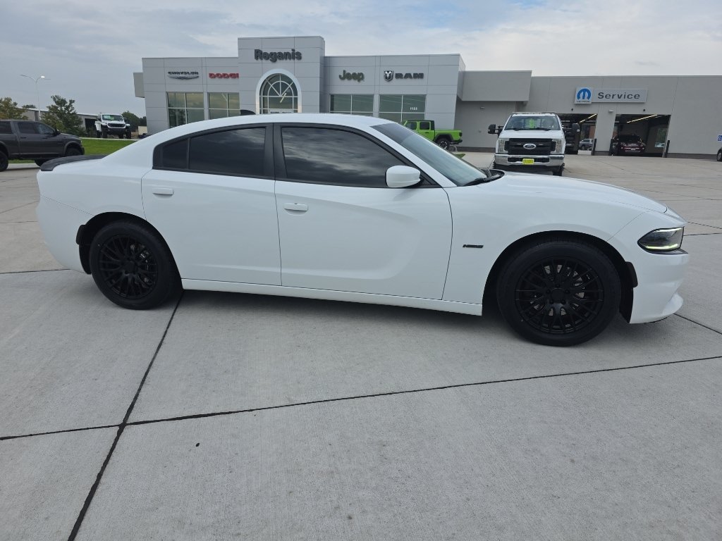 Used 2017 Dodge Charger R/T RWD image 4