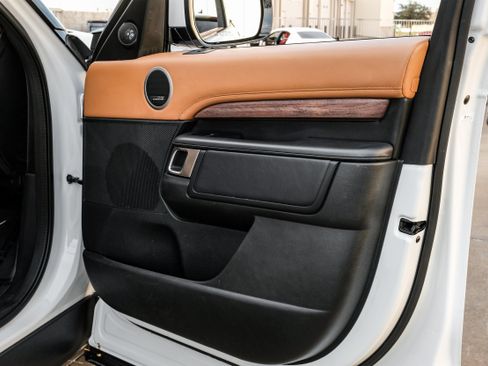 Used 2020 Land Rover Discovery HSE Luxury image 44