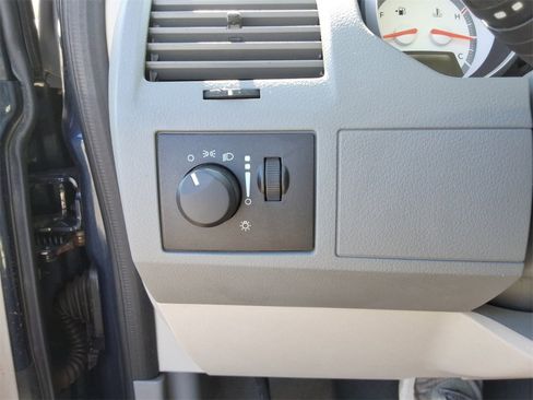 Used 2009 Dodge Grand Caravan SE image 30