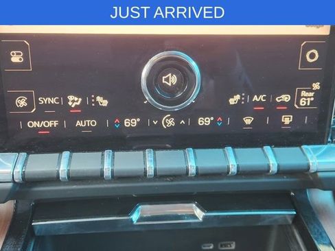 Used 2025 GMC Yukon XL Denali image 22