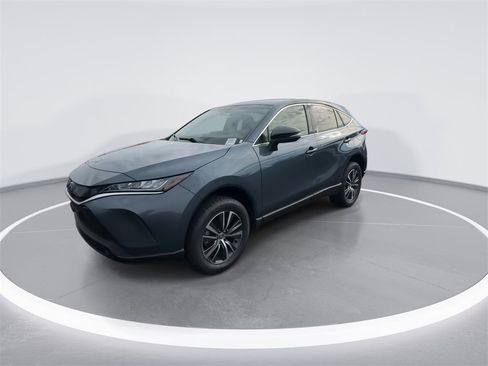 Used 2022 Toyota Venza XLE image 4