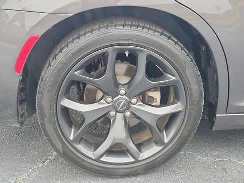 Used 2023 Chrysler 300 S w/ Comfort Group image 7