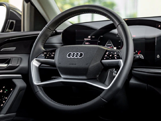 Used 2025 Audi Q5 Premium Plus w/ Premium Plus AWD/4WD image 20