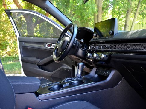 Used 2022 Honda Civic Sport image 12