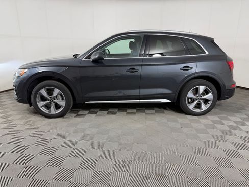 Used 2023 Audi Q5 2.0T Premium Plus w/ Premium Plus Package AWD/4WD image 2