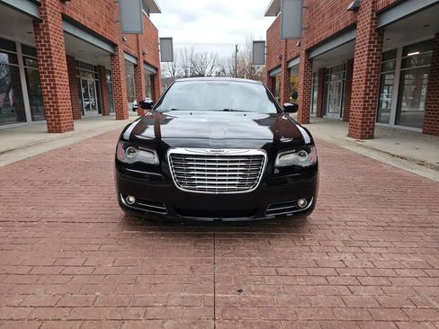 Used 2013 Chrysler 300 S w/ Luxury Group image 2
