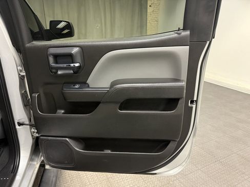 Used 2018 Chevrolet Silverado 1500 Custom w/ Custom Value Package image 19