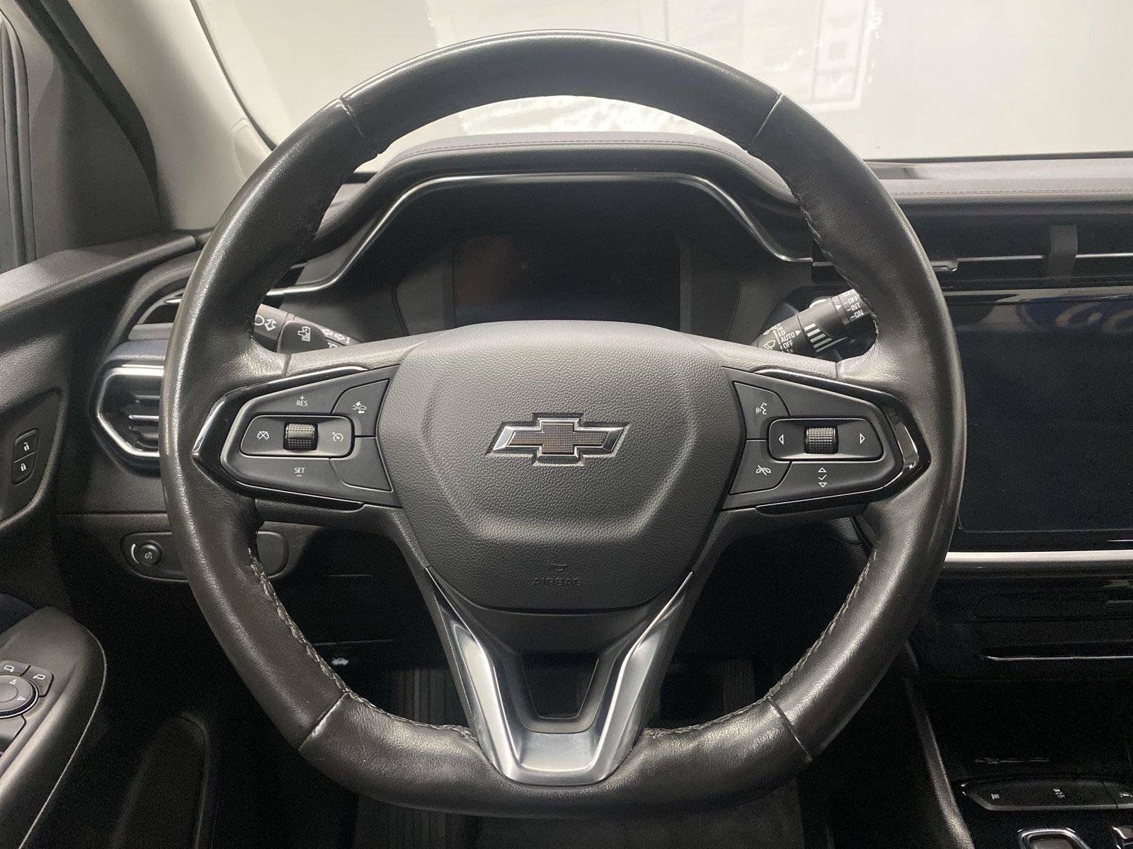 Used 2022 Chevrolet Bolt EUV Premier FWD image 15