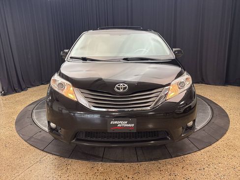 Used 2011 Toyota Sienna XLE w/ Premium Pkg AWD/4WD image 9