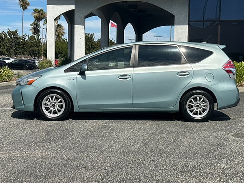 Used 2017 Toyota Prius V Three FWD image 7
