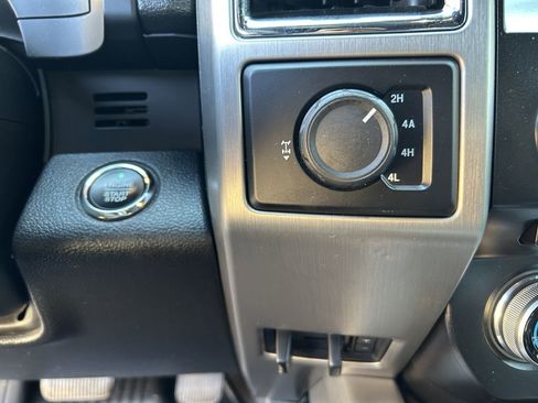 Used 2015 Ford F150 Platinum w/ Equipment Group 701A Luxury image 9