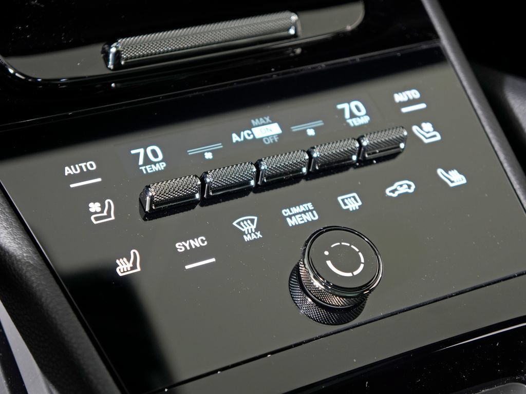 Certified 2026 Porsche Cayenne Coupe AWD/4WD image 32
