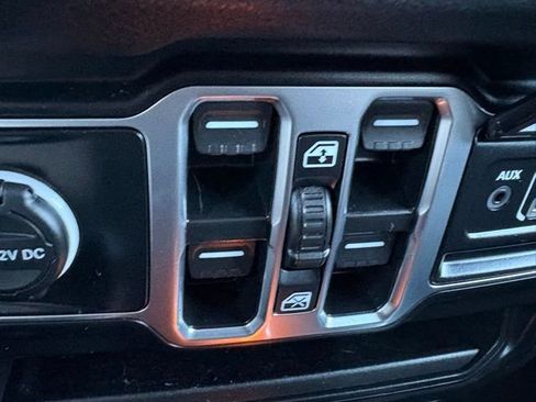 Used 2024 Jeep Wrangler Unlimited w/ Convenience Group image 20